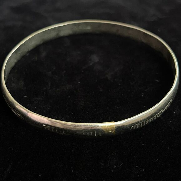 Vintage Handmade Marked Sterling Silver Mexico Hand Carved Bangle 2.65" 14 grams - Picture 4 of 7